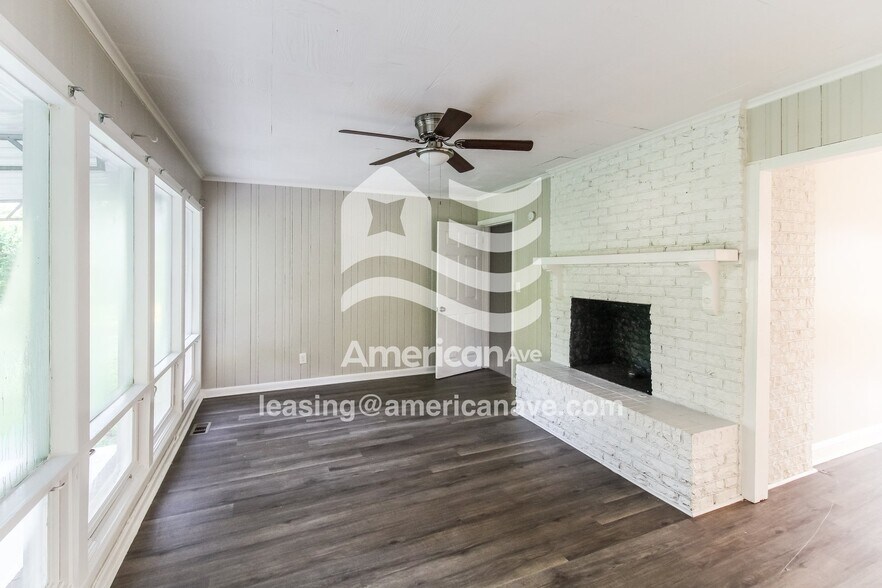 Building Photo - 605 Westview Dr