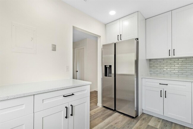 Building Photo - 21863 Arriba Real