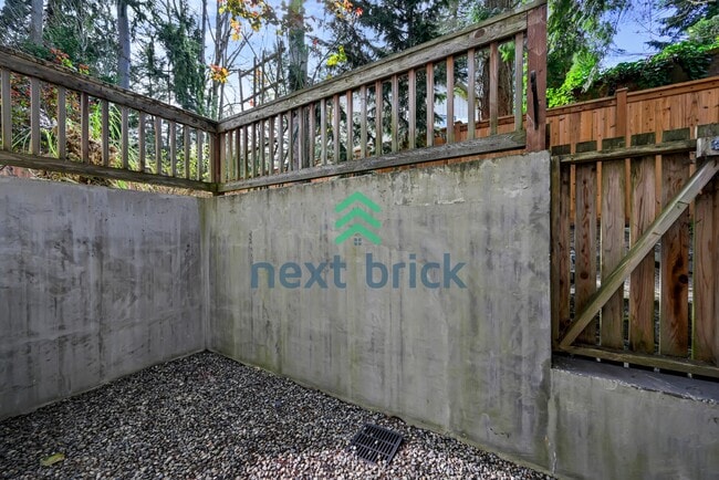 Building Photo - Cozy Retreat in Shoreline – Your Perfect 1,000 sqft Haven