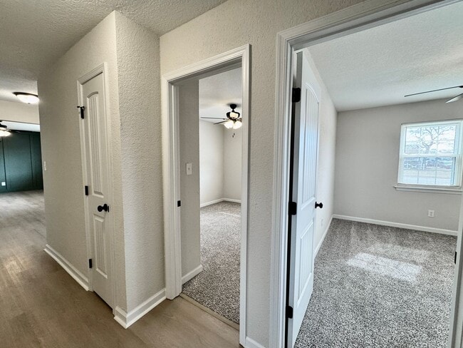 Building Photo - Fully-Renovated Ranch Home Available 03-19-26! Fenced Backyard - Pet Friendly - Washer & Dryer In...