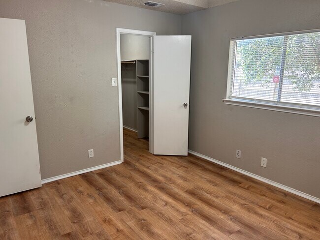 large walk-in closet - 7257 Lansbury Dr