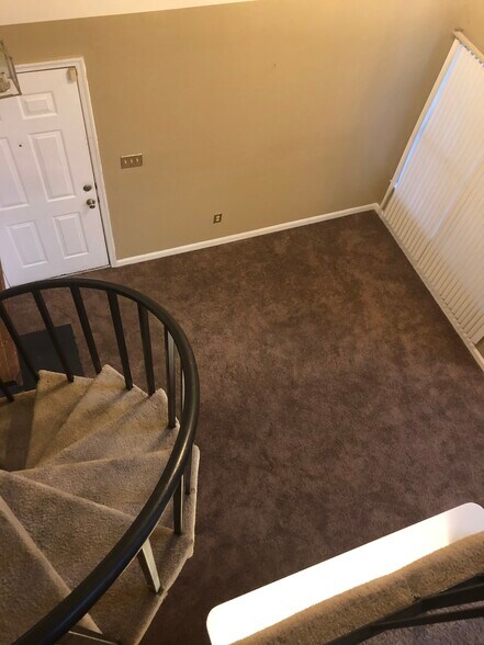 Living Room - 15732 Easthaven Ct