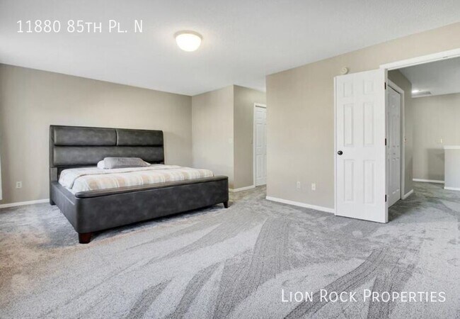 Building Photo - 11880 85th Pl N