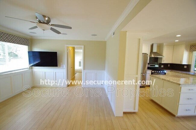Building Photo - 5827 Fairhaven Ave