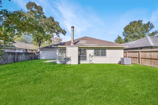 Building Photo - 2306 Piddler Dr