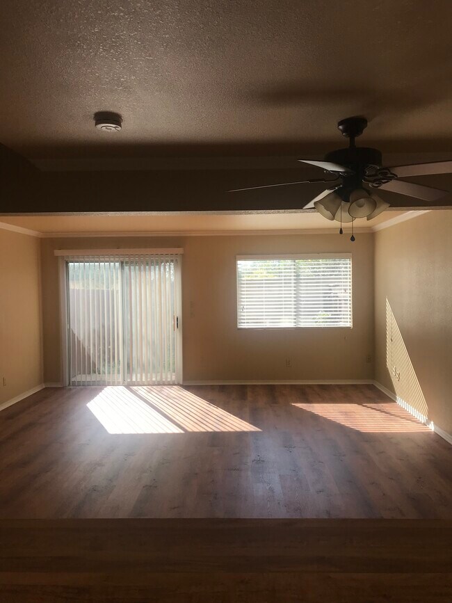 Building Photo - 1281 Burton Ct