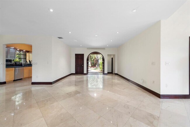 Building Photo - 540 S Shore Dr