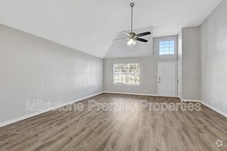 Building Photo - 914 W Houston St
