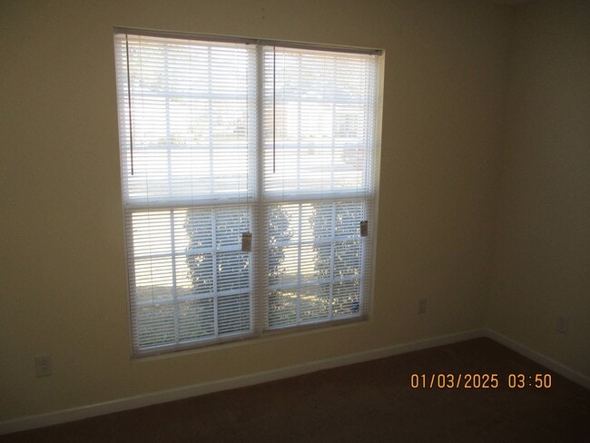 Building Photo - 207 Glade Ln
