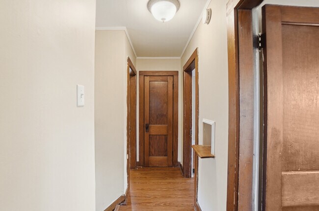 Building Photo - 1033 Forest Ave