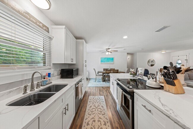 Building Photo - 109 Friar Tuck Dr