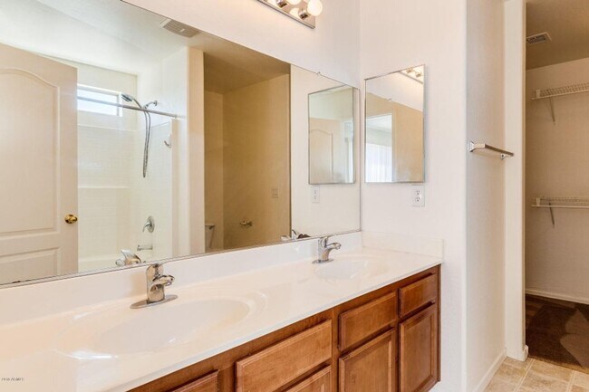 Building Photo - Beautiful 4 bed, 2.5 bath in Maricopa!