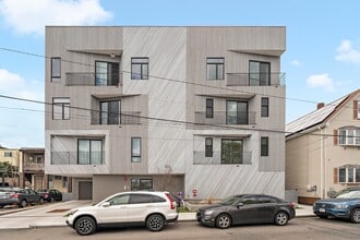 Building Photo - 211 Condor St