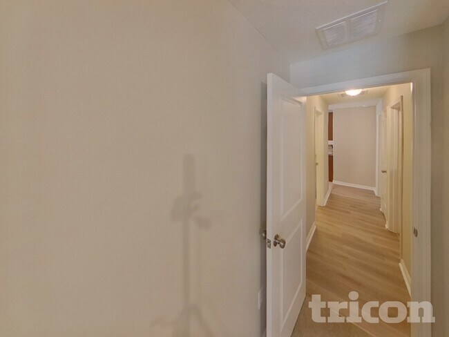 Building Photo - 10923 Rainbow Pyrite Dr