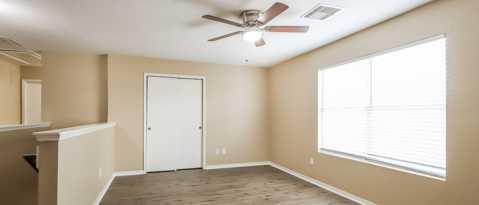 Building Photo - 1127 Laurel Chase Tr
