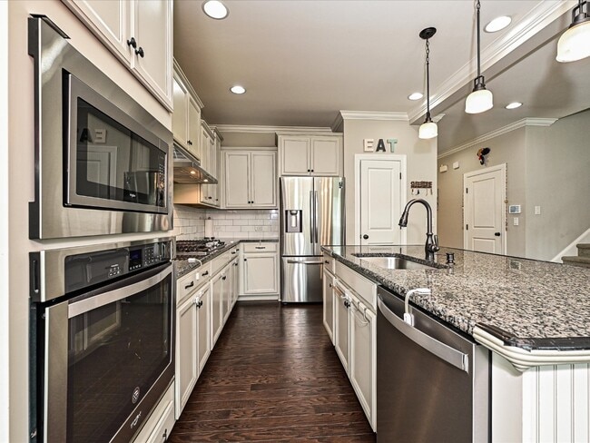 Building Photo - 724 Garrett Green Way