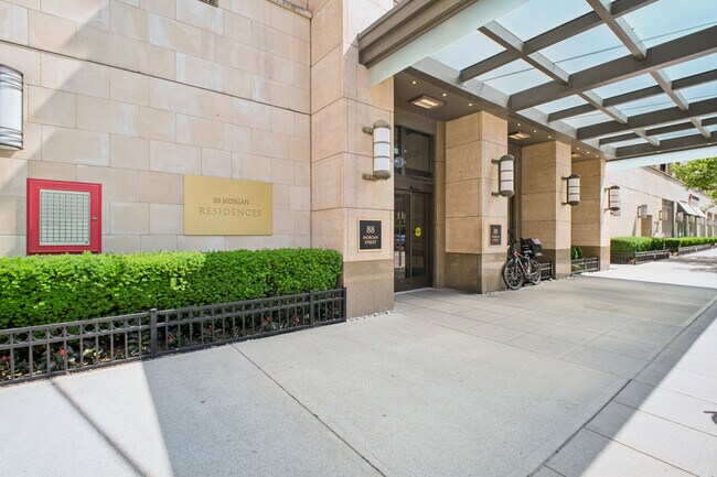 Building Photo - 88 Morgan St