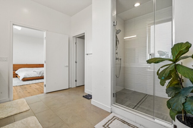 Building Photo - 1122 Panorama Way