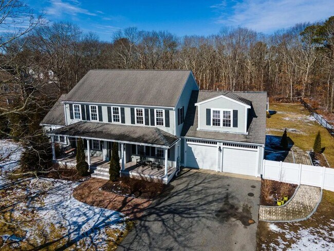 Building Photo - 8 Lichen Ln