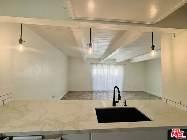 Building Photo - 43609 Stanridge Ave