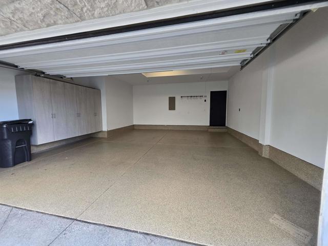 Building Photo - 8337 Distinctive Dr