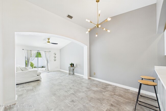 Building Photo - 1010 Luminary Cir