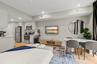 Building Photo - 916 N Delaware Ave