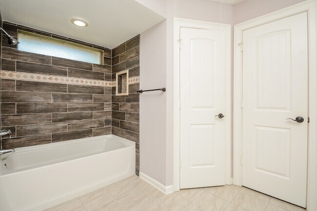 Building Photo - 11610 Cypresswood Dr