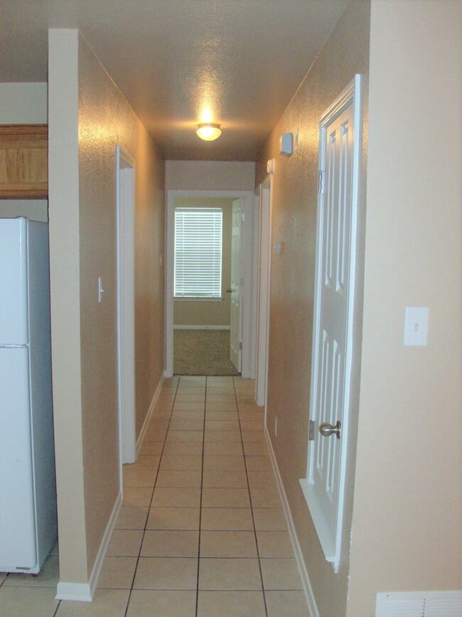 Building Photo - 3 Bedroom / 2 Bath Duplex – Near Fort Hood – Killeen, TX