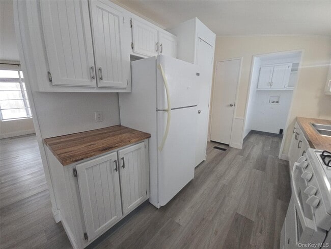 Building Photo - 329 County Rte 17