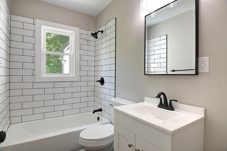 Building Photo - 2201 Wilbraham Rd
