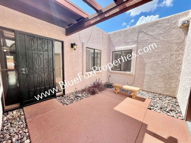 Building Photo - 2898 E Weymouth Cir
