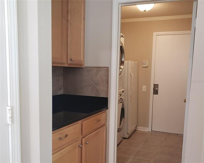 Building Photo - 25638 Ferdinand Ct