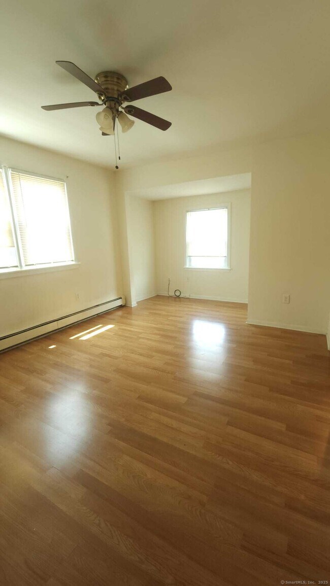 Building Photo - 33 Trowel St