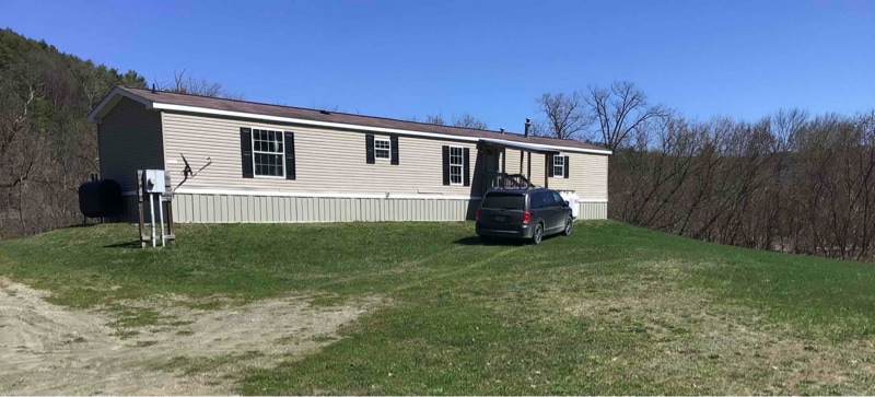 Primary Photo - 220 Moses Ln
