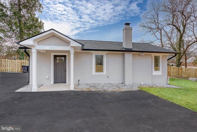 Building Photo - 9300 Riggs Rd