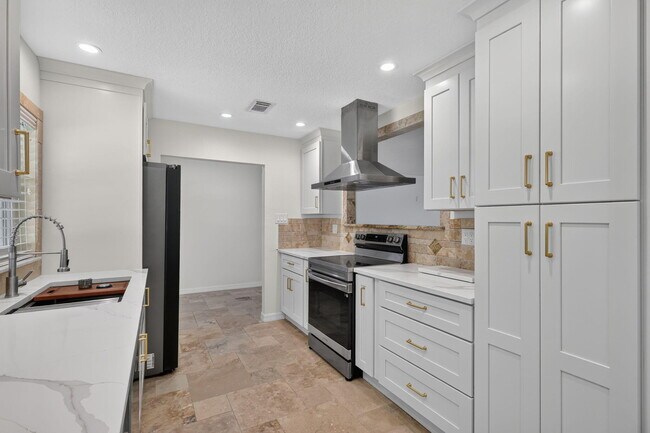 Building Photo - 1125 41st Ave