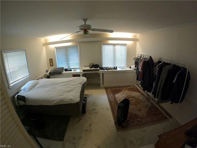 Building Photo - 1600 Cedar Ln