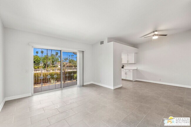 Building Photo - 505 S Farrell Dr
