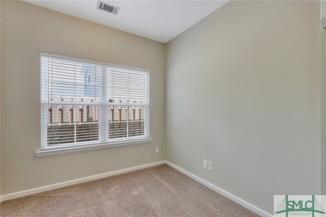 Building Photo - 136 Waverly Way