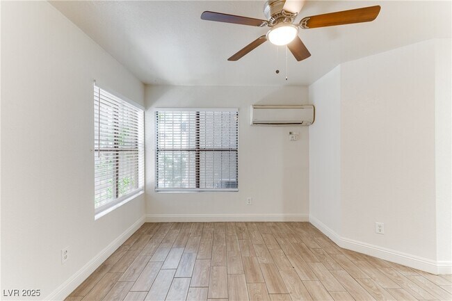 Building Photo - 510 Elm Dr