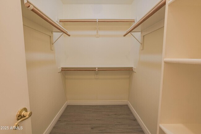 Building Photo - 1022 N Bogle Ave