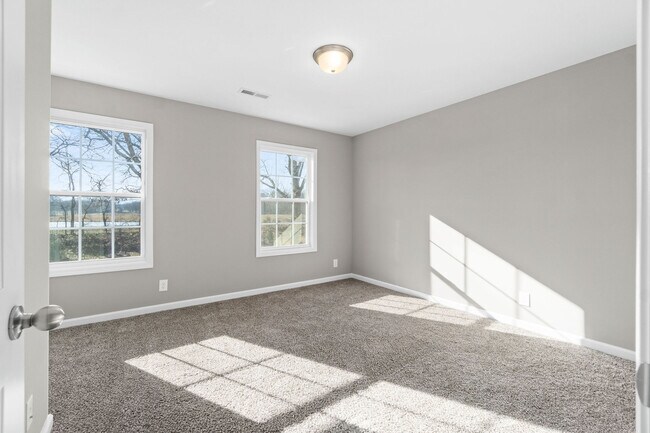Building Photo - 955 Big Sky Dr