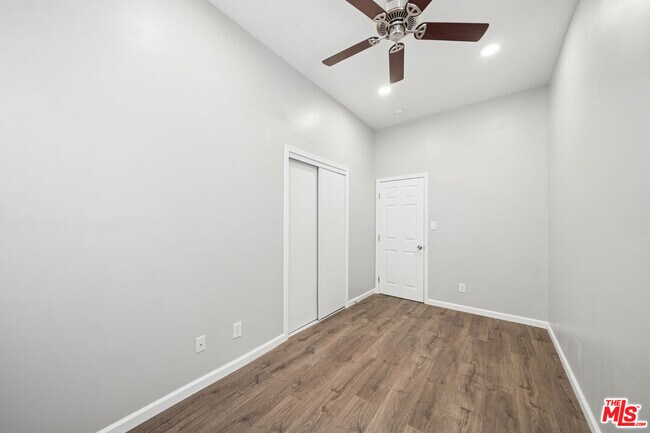 Building Photo - 1543 W 23rd St