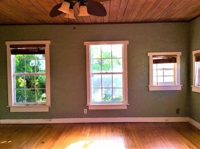 Building Photo - 382 Ellamar Rd