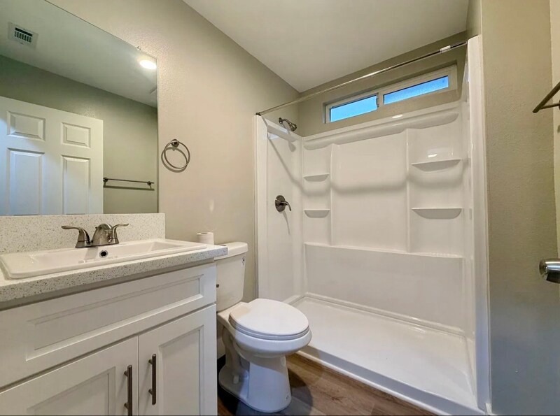 Building Photo - 1550 N Pershing Ave