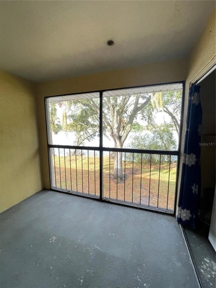 Building Photo - 7218 E Bank Dr