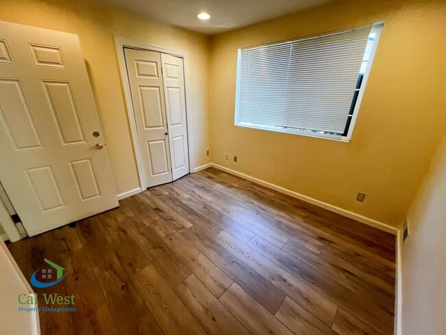 Building Photo - $5800 - Spacious 5 Beds 4 baths with large...