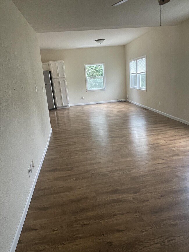 Building Photo - 11387 John F Kennedy Rd