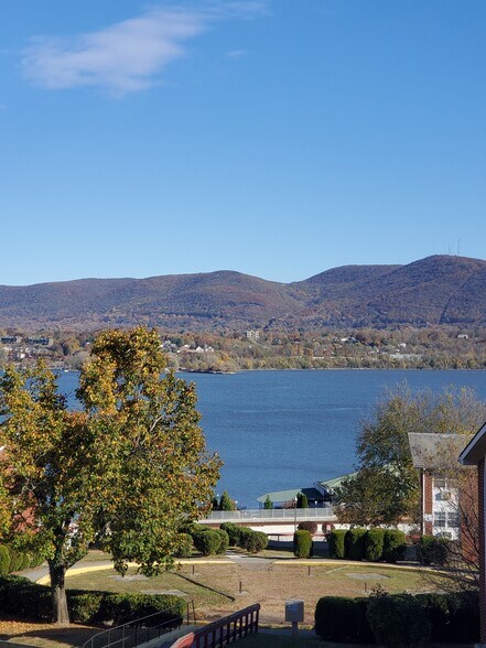 Building Photo - 177 W Parmenter St